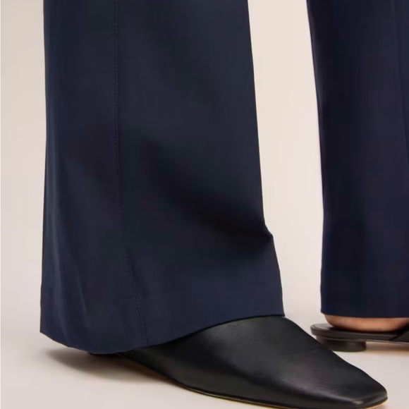 The Bi-Stretch Flare Pant - Everlane - Picture 3 of 10